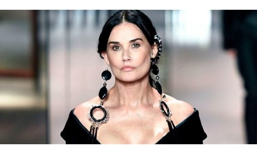  DEMI MOORE'A NELER OLDU!