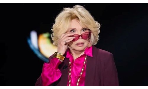 FERZAN ÖZPETEK'İN YENİ STARI 'AMANDA LEAR'