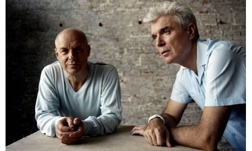 DAVID BYRNE İLE BRIAN ENO'DAN YENİ TEKLİ: 'T SHIRT'