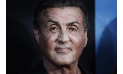 SYLVESTER STALLONE 'ROCKY BELGESELİ'Nİ SESLENDİRDİ