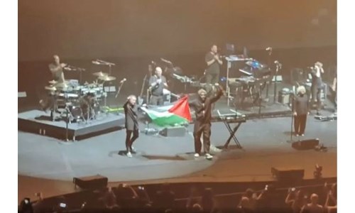 SAHNEDE FİLİSTİN BAYRAĞI AÇAN MASSIVE ATTACK'İN SİNGUPUR'A GİRİŞİ YASAKLANDI
