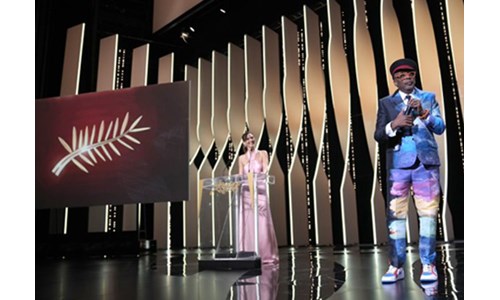 CANNES'A SÜRPRİZ ÖDÜLLER DAMGASINI VURDU